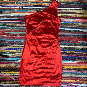 ✨Red shoulder dress✨